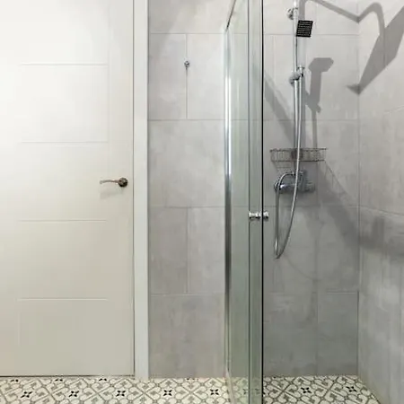 3 Bedroom Flat In Historic Centre 말라가