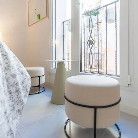 아파트 3 Bedroom Flat In Historic Centre