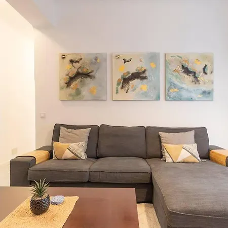 3 Bedroom Flat In Historic Centre