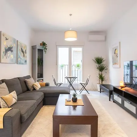 3 Bedroom Flat In Historic Centre 아파트